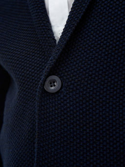 Темно-синий пиджак