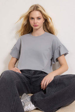 Gri %100 Pamuk F?rf?r Detayl? Basic Bisiklet Yaka Orme T-Shirt TWOSS22TS2429