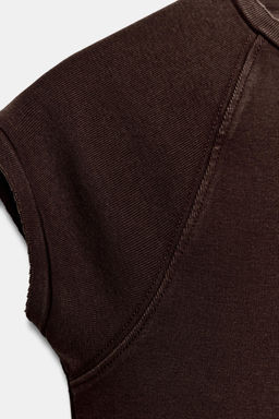 CAMISETA EFECTO LAVADO MANGA RANGL?N / Marr?n - Zara фото 7