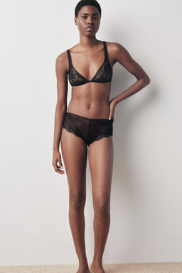 LACE TRIANGLE BRALETTE