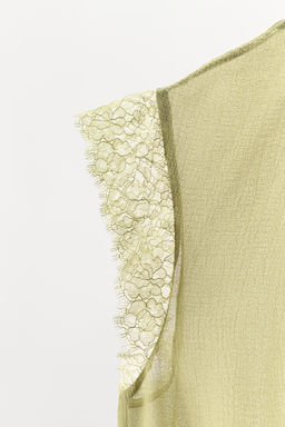 BODY BLUSA GEORGETTE ENCAJE / Verde