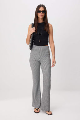 Siyah Ekose / Kareli Flare Normal Bel Uzun Dokulu _rme Pantolon TWOSS26PL00159