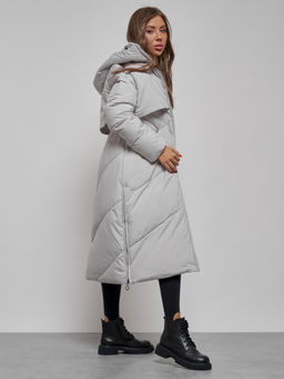 Пальто утепленное молодежное зимнее женское светло-серого цвета 52356SS - Holdluck фото 15