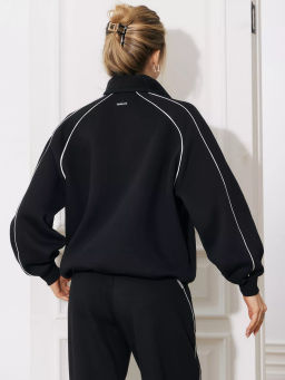 Свитшот с декоративным кантами