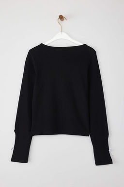 Trendyolmilla Siyah Fiyonk ve Cut Out Detayl? Bisiklet Yaka Slim/Vucuda Oturan Orme Bluz TWOAW25BZ00177