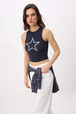 Lacivert Bask?l? Fitted/Vucuda Oturan Halter Yaka Kolsuz Pamuklu Esnek Orme Atlet TWOSS26AL00059