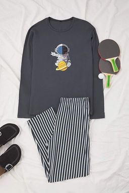 Antrasit Regular Pamuklu Uzun Kollu _st Astronot Bask_l_ Alt _izgili Pijama Tak_m_ TMNAW26PT00013