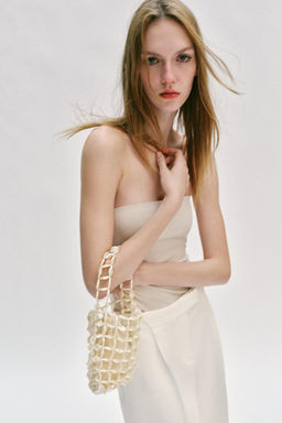 BOLSO SACA EFECTO NACARADO / Gris perla - Zara фото 3