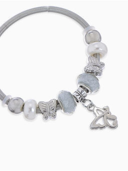 Браслет с жемчугом «Марджери» бабочка, серебристо-белый в серебре, d=6.5 см
