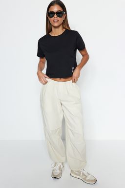 Siyah %100 Pamuk Slogan Bask?l? Crop Bisiklet Yaka Orme T-Shirt TWOSS23TS00125