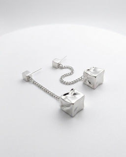 Стильные серьги