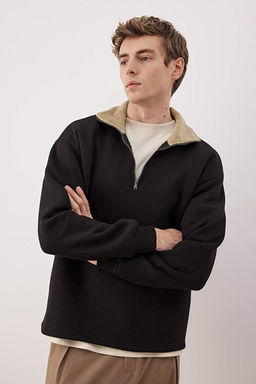 Siyah Yaka Detayl_ Dik Yaka Yeni Oversize/Geni_ Kesim Kal_n/__i Polarl_ Sweatshirt TMNAW26SW00003