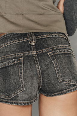 SHORTS MINI DENIM TRF TIRO BAJO / Negro - Zara фото 4
