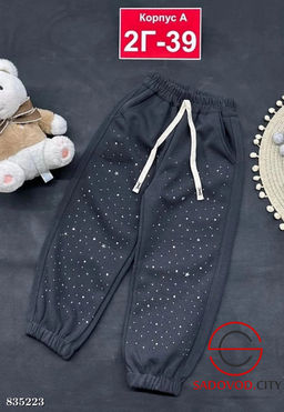 Спортивные штаны со стразами