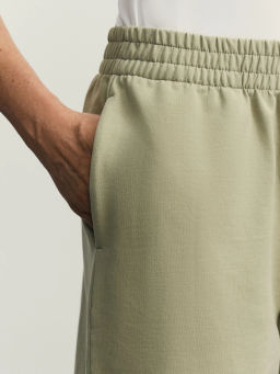 Трикотажные шорты с эластичным поясом / Zarina  фото 5