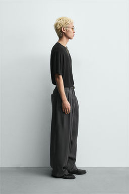 PANTAL?N FLUIDO PLIEGUES / Gris