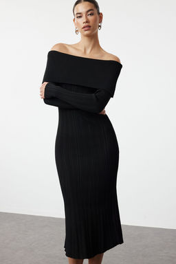 TRENDYOLMILLA Siyah Midi Triko Basic Carmen Yaka Elbise TWOAW25EL00033