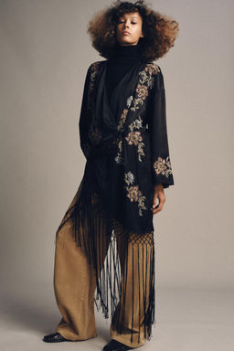 KIMONO WITH FLORAL EMBROIDERY AND FRINGES