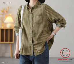 Хлопокая женская рубашка с карманами