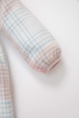 Фланелевое платье с длинными рукавами и клетчатым узором для маленьких девочек - Defacto фото 3