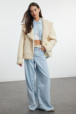 Siyah Regular Kal?p Pelus Detayl? Suni Deri Biker Ceket Mont TWOAW25MO00037