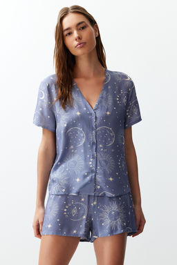 Trendyolmilla Kad?n Couple/Cift Mavi Galaksi Desenli Viskon Sortlu Dokuma Pijama Tak?m? THMSS24PT00135  фото 4