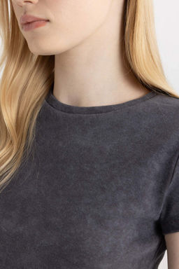 Классная приталенная базовая футболка с выцветшим эффектом и короткими рукавами - Defacto фото 5