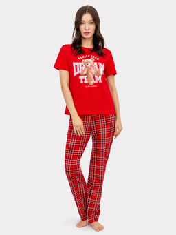 Комплект женский (джемпер, брюки) вишнево-красный с принтом в виде мишки зимняя вишня +красная клетка 592511