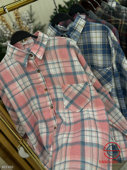 Рубашки женская в стиле оверсайз