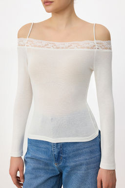 Ekru Duz Fitted Carmen Yaka Uzun Dantel Detayl? Premium Yumusak Orme Bluz TWOSS26BZ00704 - Trendyolmilla фото 3