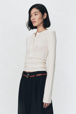 CAMISETA CUELLO PANADERO SOSHIOTSUKI X ZARA / Crudo