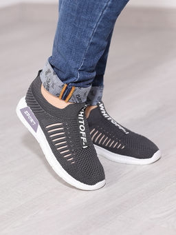 Слипоны женские на шнурках