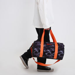 Сумка детская спортивная для мальчика «Камуфляж», 40×20×20 см, отдел на молнии, чёрная