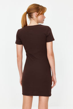 Kahverengi Baglama Detayl? Bisiklet Yaka Triko Gorunumlu Mini Orme Elbise TWOSS22EL0751