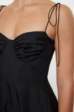 TRENDYOLMILLA Beyaz Drape Detayl? Dokuma Maxi Elbise TWOSS24EL01128 фото 11