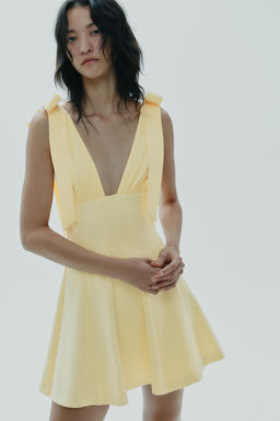 CONTRASTING SHORT DRESS WITH BOWS - Zara фото 19