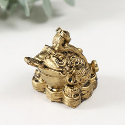 Нэцкэ фигурка полистоун «Денежная жаба с монетой и жезлом Жуи», под бронзу, 5×6×4.5 см