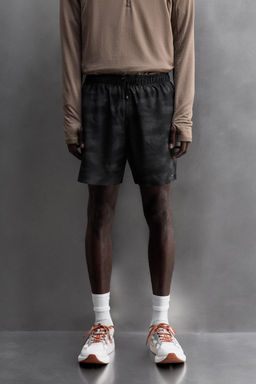 PERFORATED RUNNING SHORTS - Zara фото 19
