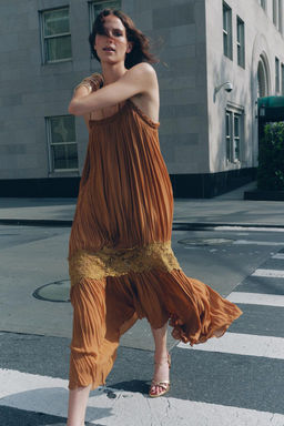 ZW COLLECTION CRINKLED EMBROIDERED DRESS - Zara фото 2