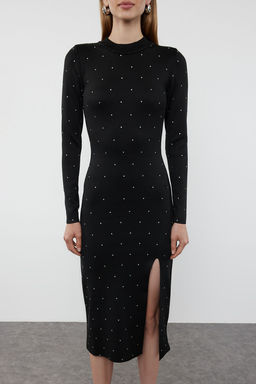 TRENDYOLMILLA Siyah Midi Triko Tas Islemeli Elbise TWOAW25EL00004  фото 3