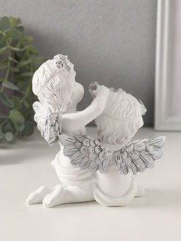 Фигурка полистоун «Ангелочки вплетают венок в волосы, с сердцем», бело-серый, 11×8×12.5 см