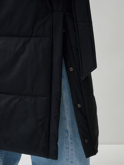 Пальто утепленное стеганное зимнее с капюшоном женское черного цвета 9605Ch - Mtforce фото 11