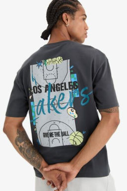 DeFactoFit NBA Los Angeles Lakers Boxy Fit Bisiklet Yaka S?rt Bask?l? K?sa Kollu Tisort