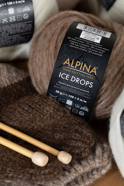 Пряжа ALPINA ICE DROPS 58% альпака, 14% шерсть, 28% полиамид 10 шт. х 50 г 150 м  5 м