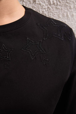 Trendyolmilla Siyah Nak?s Detayl? Regular/Normal Kal?p Crop Orme T-Shirt TWOSS25TS00212 фото 3