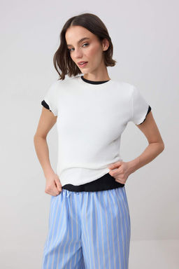 Wardrobe Essentials-Siyah-Ekru 2li Paket Fitted/Vucuda Oturan Esnek Orme T-Shirt TWOSS26TS00154