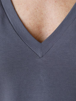 D49.096 Футболка женская т.серый