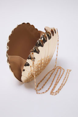 Trendyolmilla Shoes Metalik Alt?n Deniz Kabugu Abiye Kad?n S?k Mini Clutch El Cantas? TAKSS25OC00063