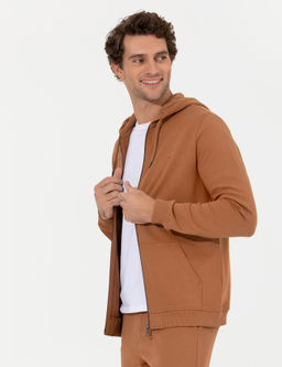 Толстовка верблюжьего цвета