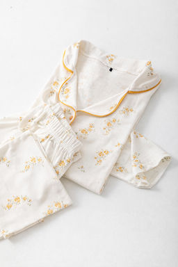 Beyaz-Sar? Cicekli Biyeli Fitilli Orme Pijama Tak?m? THMSS26PT00078